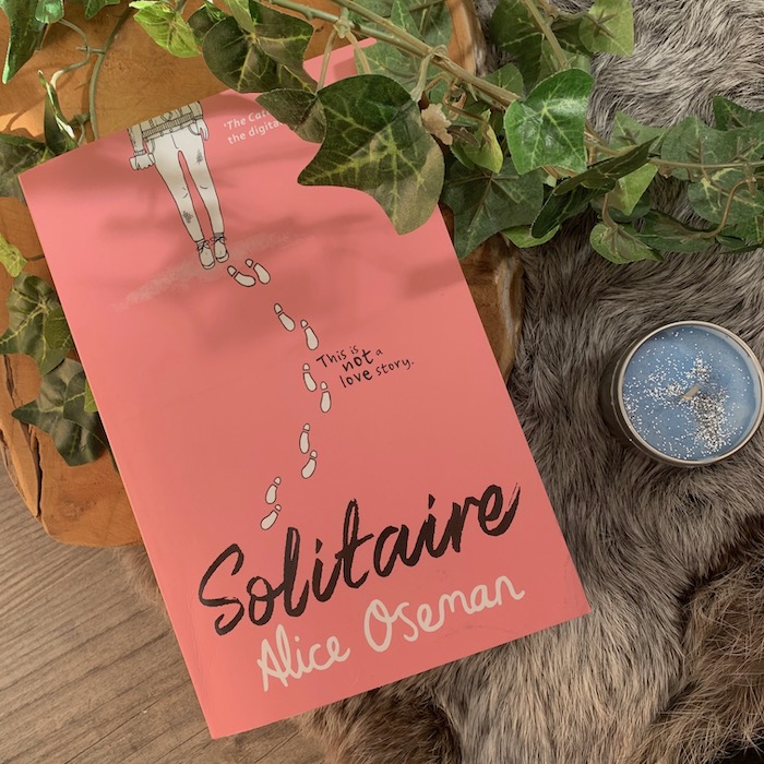 Solitaire Alice Oseman Zon En Maan