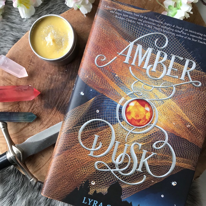 Amber & Dusk (Amber & Dusk #1) – Lyra Selene - Zon en Maan