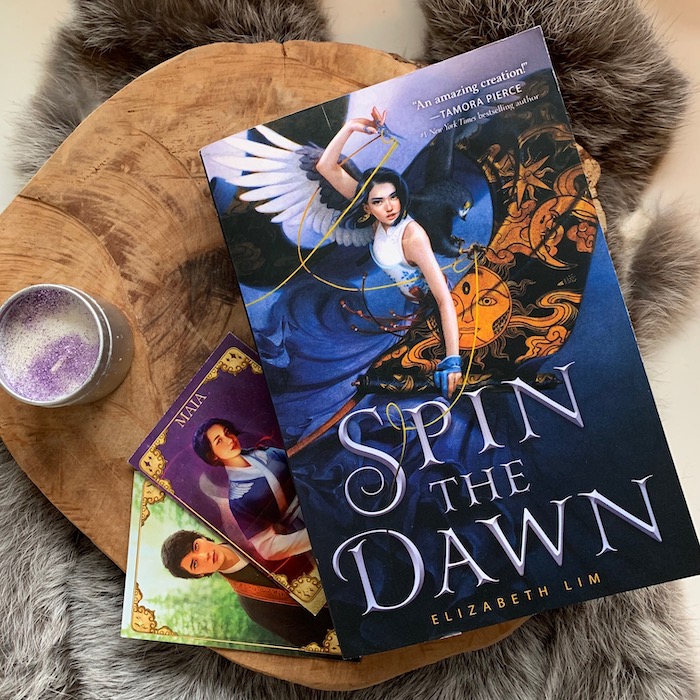 Spin the Dawn (The Blood of Stars #1) – Elizabeth Lim - Zon en Maan