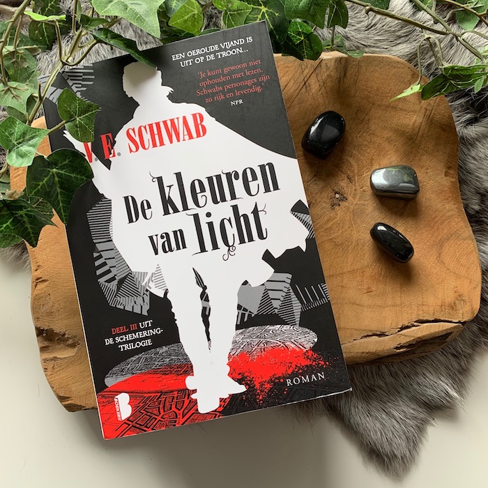 De Kleuren Van Licht Shades Of Magic V E Schwab Zon En Maan