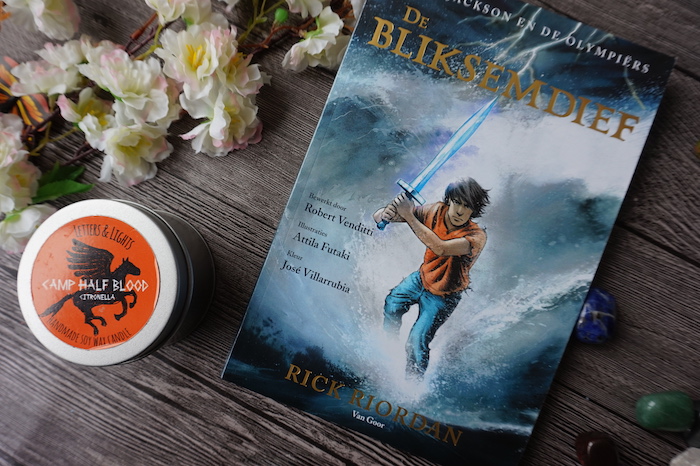 De Bliksemdief: De Graphic Novel – Rick Riordan - Zon en Maan