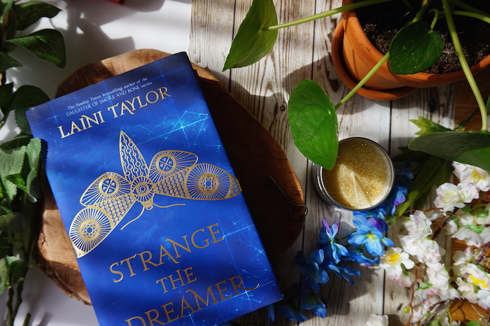 Strange the Dreamer (Strange the Dreamer #1) – Laini Taylor - Zon en Maan